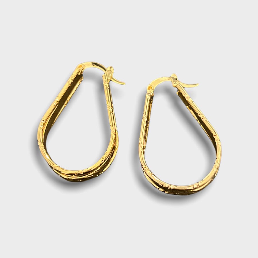 Marie oval shape hoops earrings in 18k of gold plated earrings