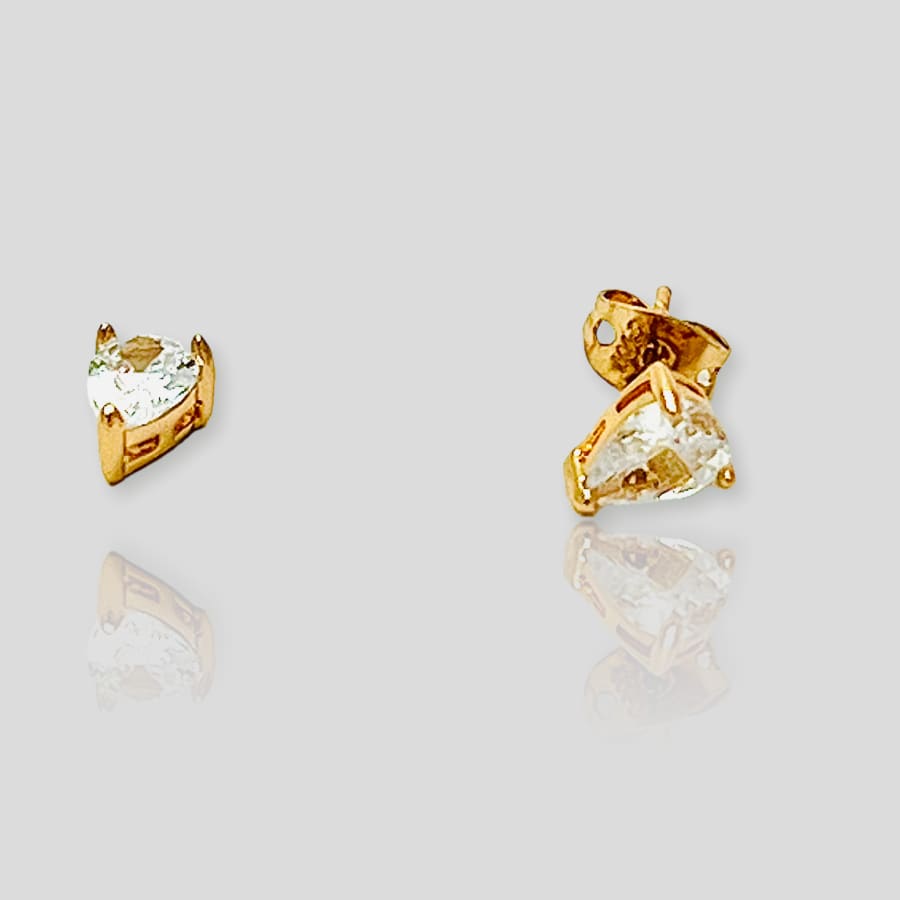 Pear shape cz stud earrings in 18k of gold plated