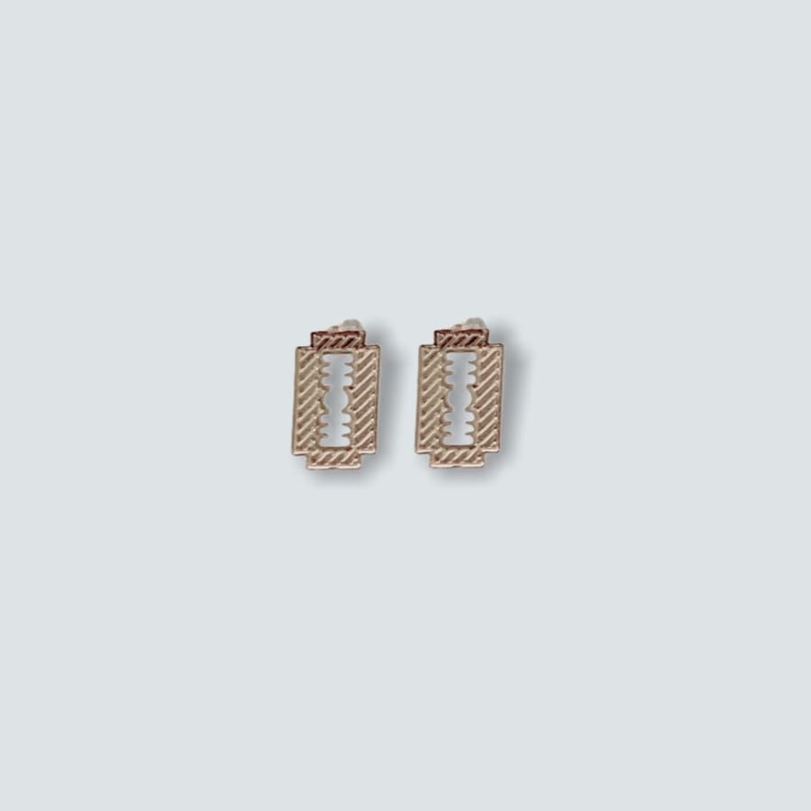 Razor blades studs earrings in 18k of gold plated earrings