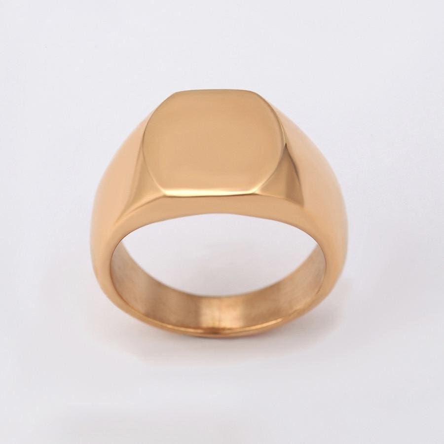 Signet gold plated ring. Rings