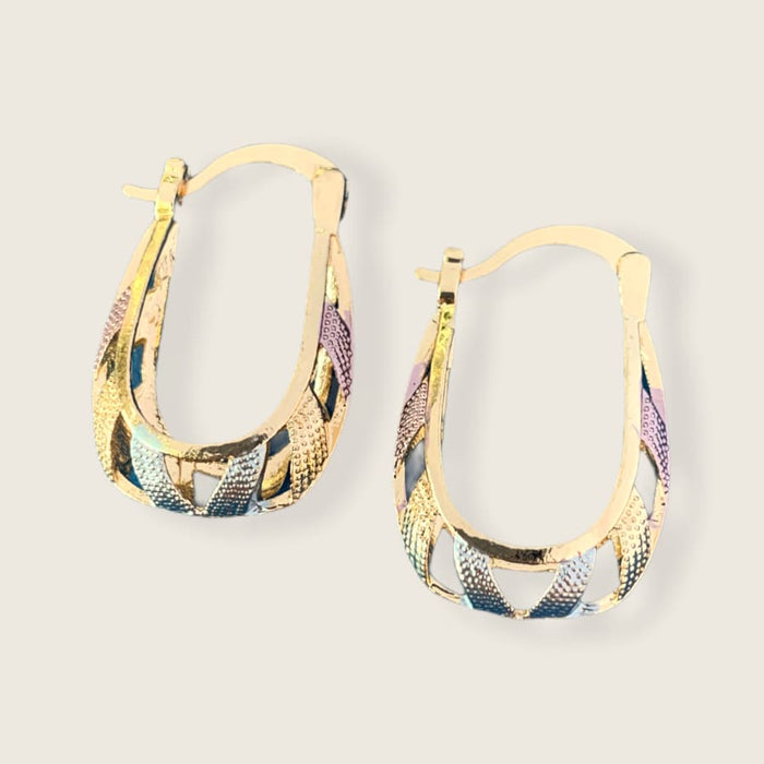 Sofia oval shape hoops earrings in 18k of gold plated 10.00 / earrings